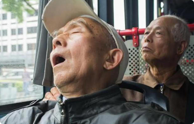吃碗米饭就犯困？有人照吃不困，血糖真相藏多深？