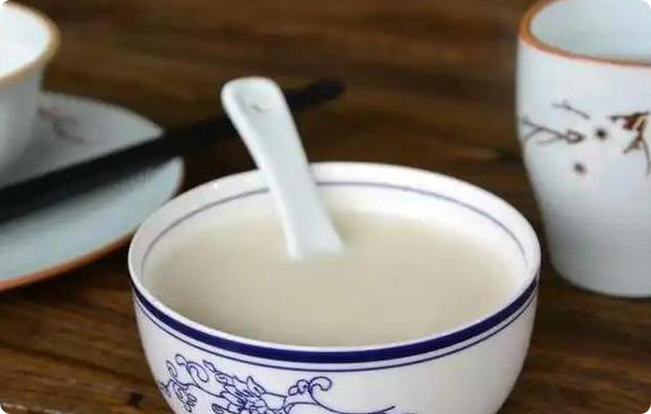 早餐吃错血糖乱飙，3个习惯要不得，糖尿病患者快改！