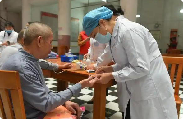 血糖飙升防不胜防？医生揭秘：城市糖尿病高发3大元凶