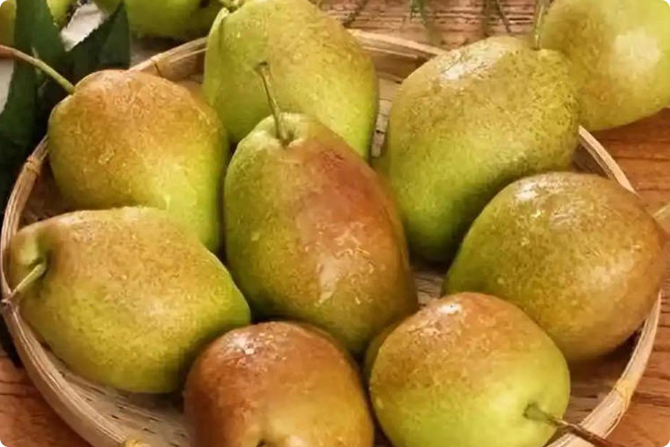 糖尿病人不能吃梨？医生劝：不想血糖失控，3种水果少吃