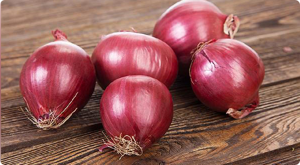 男子糖尿病中期，每天吃“洋葱”，半年后，身体怎么样？