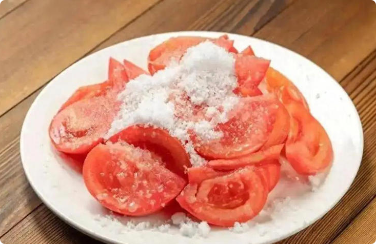 每日糖拌西红柿吃出糖尿病，5个月血糖飙升，医生惊问：咋吃的？