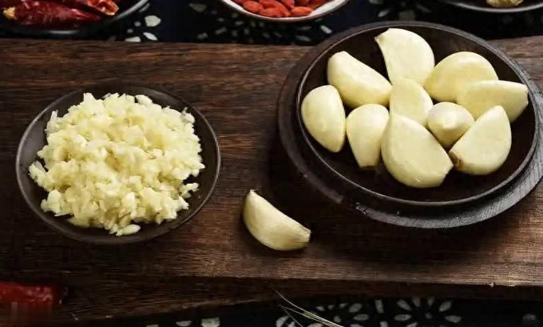 大蒜是糖尿病“发物”? 医生提醒：3物伤胰岛，别吃!