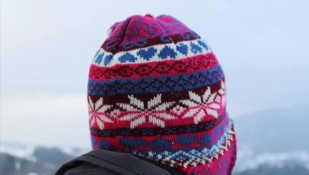 医生发现：冬天每天戴帽子的人，不出3个月时间，身体或有3变化