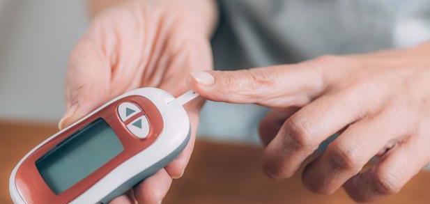 降温后，李兰娟建议糖尿病患者：记住“8不吃”，血糖平稳一整天