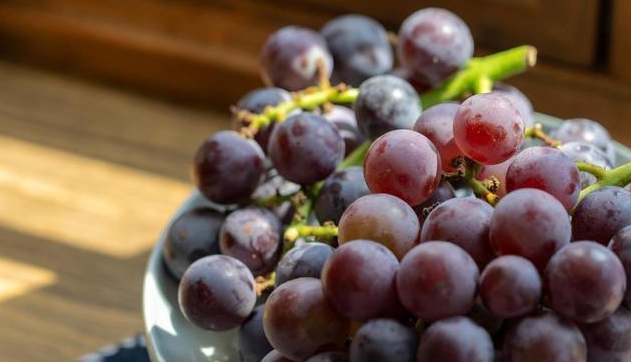 这4种水果糖分比糖块还高！控糖人群不想血糖飙升，趁早了解！