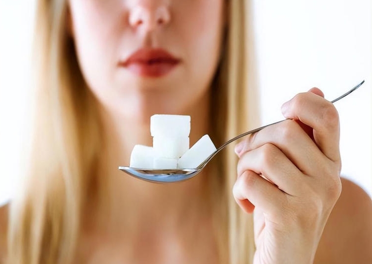 一旦患上糖尿病，从此要跟糖分说再见？遇到3种情况，可适当补糖